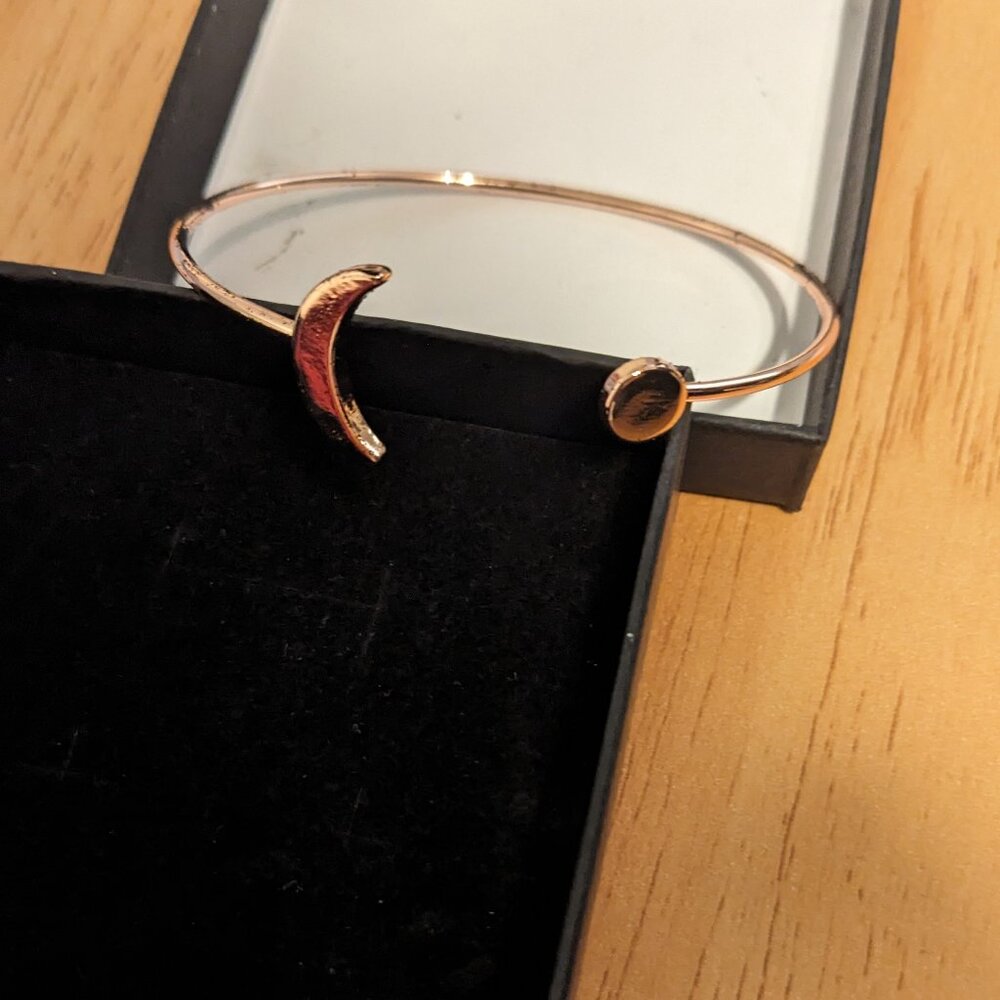 Moon bracelet